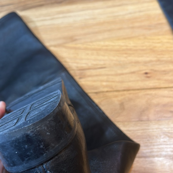 Thigh high beautiful Stuart weitzman black leather boots - Picture 8 of 13